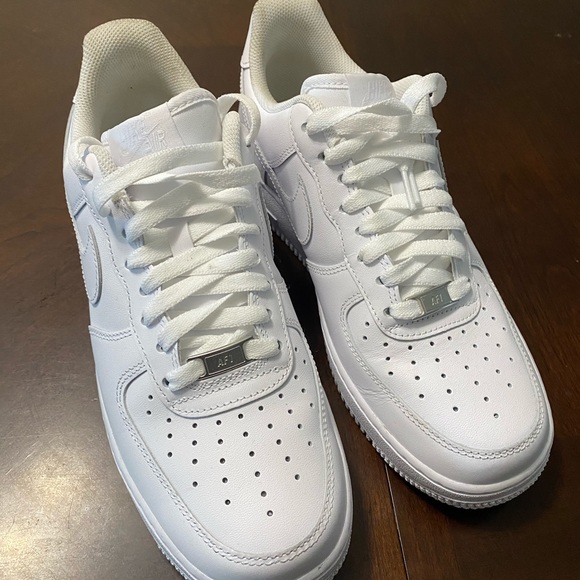 SOLD Men’s Size 8 White Air Force One - Picture 2 of 4